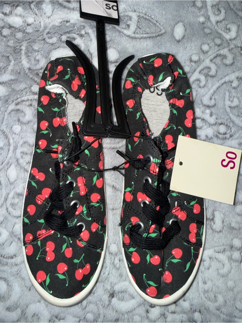🍒 SO Black Cherry Print Canvas Sneakers – Women’s 7.5 – NWT